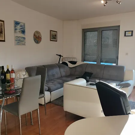 Apartment Rocky Iii