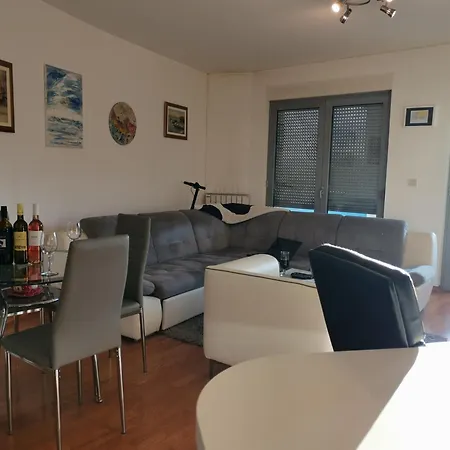 Apartment Rocky Iii